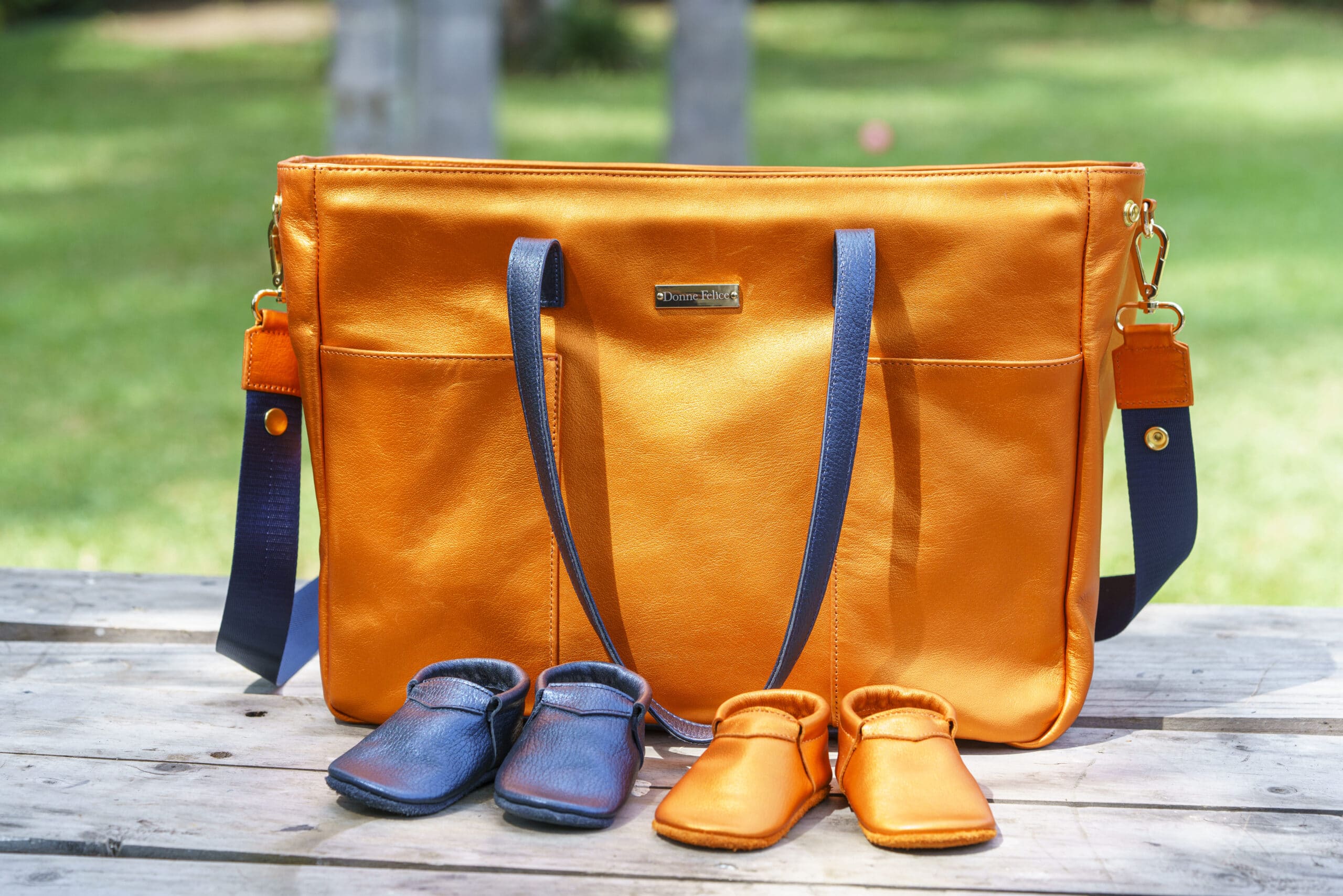 Bolso Donatella naranja/azul + moccs metalizado
