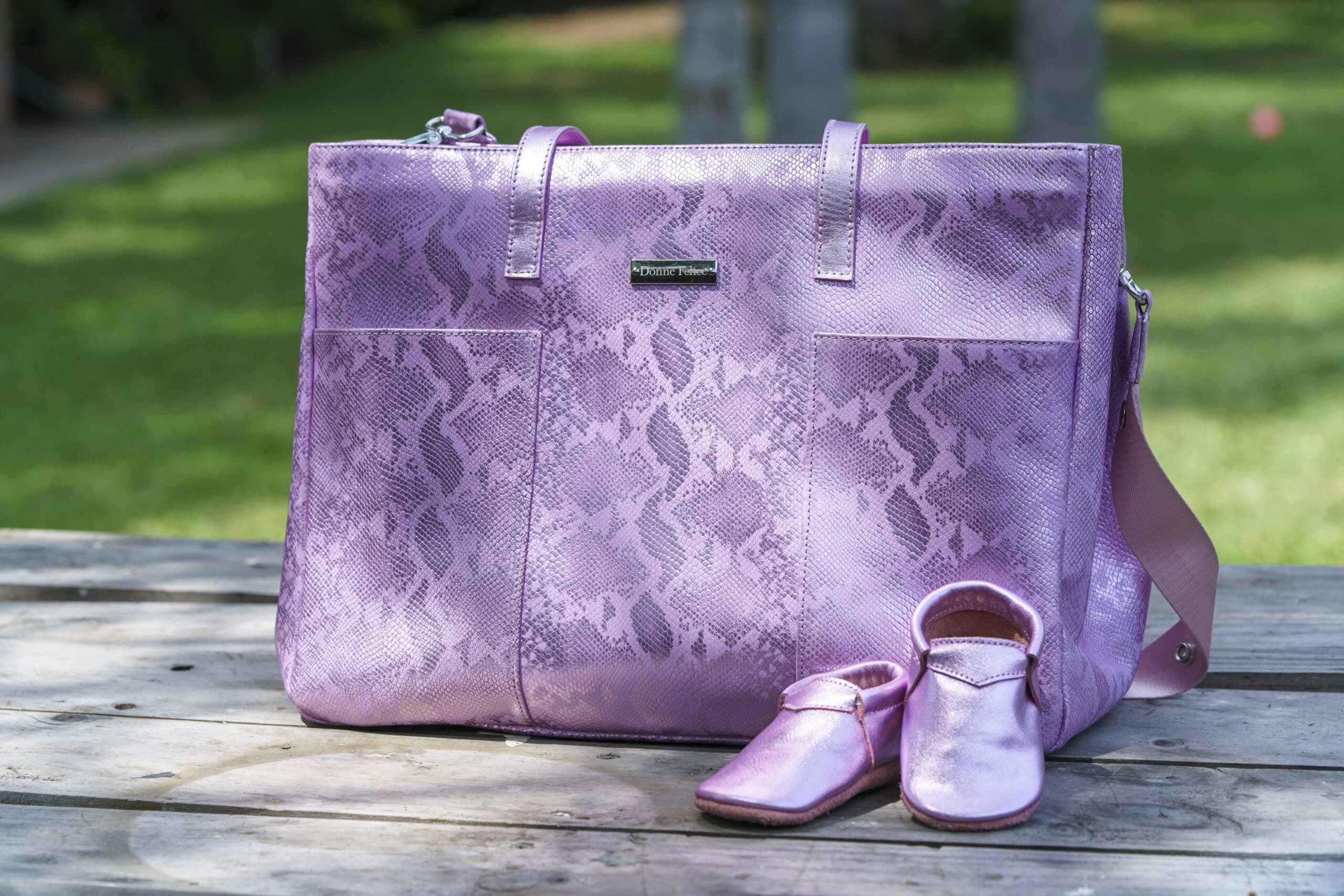 Bolso Donatella rosa + moccs rosa metálico