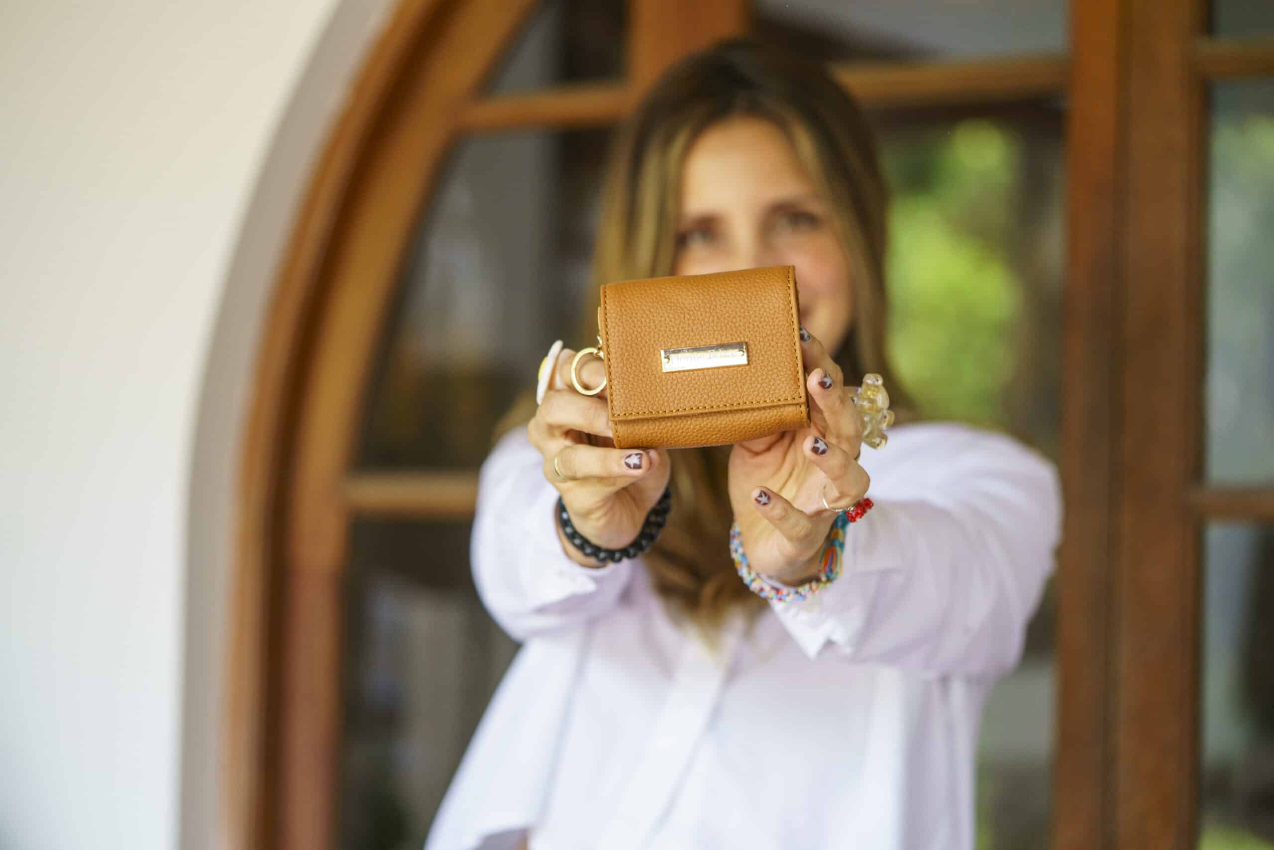 Donatella + monedero Dolce camel